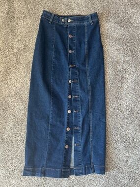 Classic Dark Blue Denim Pencil Skirt with Front Buttons